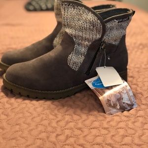 Mukluks Boots Size 9